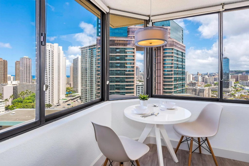 Hawaiian Monarch 801 Condo by Redawning