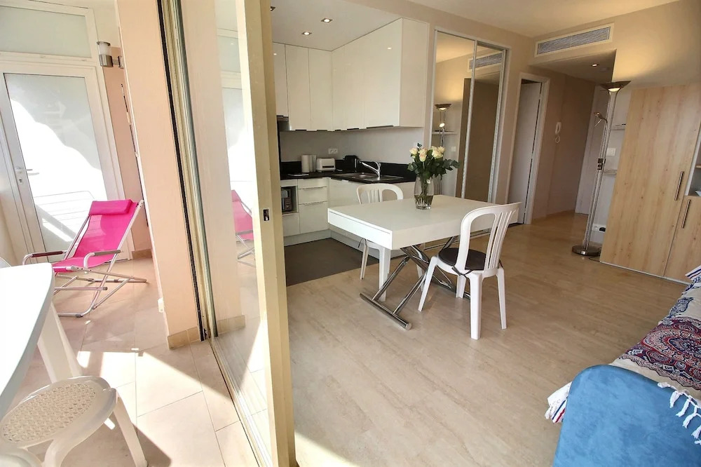 VANEAU - Très joli Lerins studio vue mer rénové