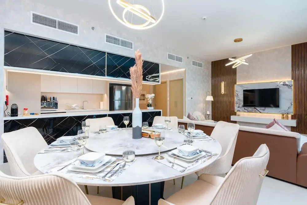 GLOBALSTAY. Creek Horizon Tower 2