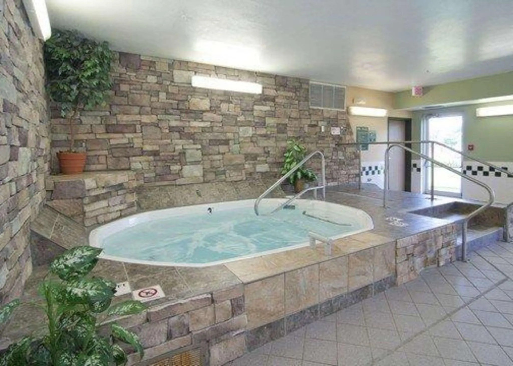 Quality Inn & Suites Mankato East