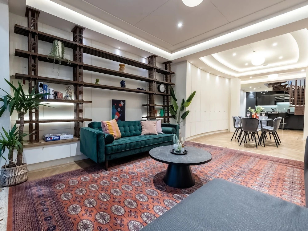 Five Bedroom Near Camden Arts Centre by Bevilla