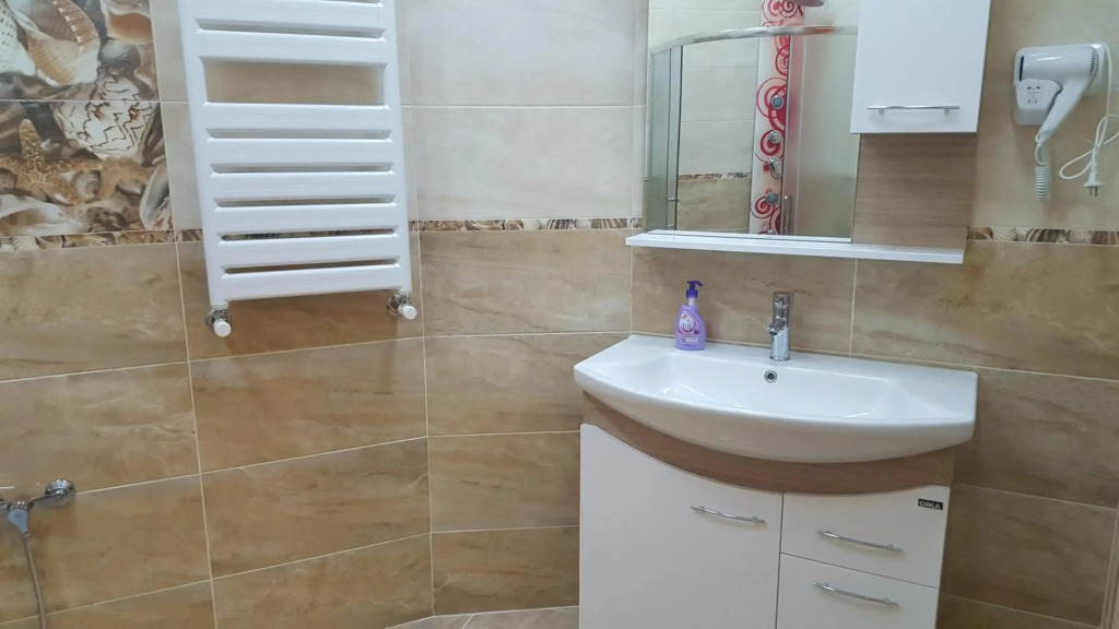 Charming 2 Bedroom Apartment near the Citys Biggest Mall