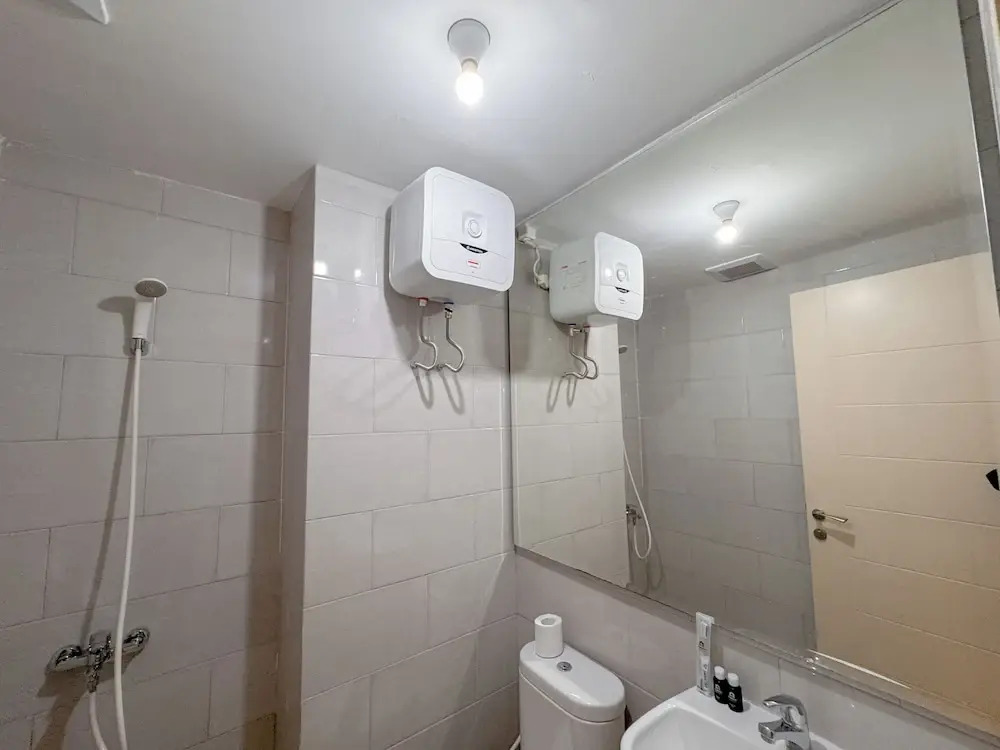 Minimalist 2Br And Well Design Room At Benson Supermall Mansion Apartment