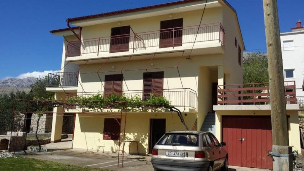Apartment Sunny  - sea side terrace & parking: A2 Starigrad-Paklenica, Zadar riviera