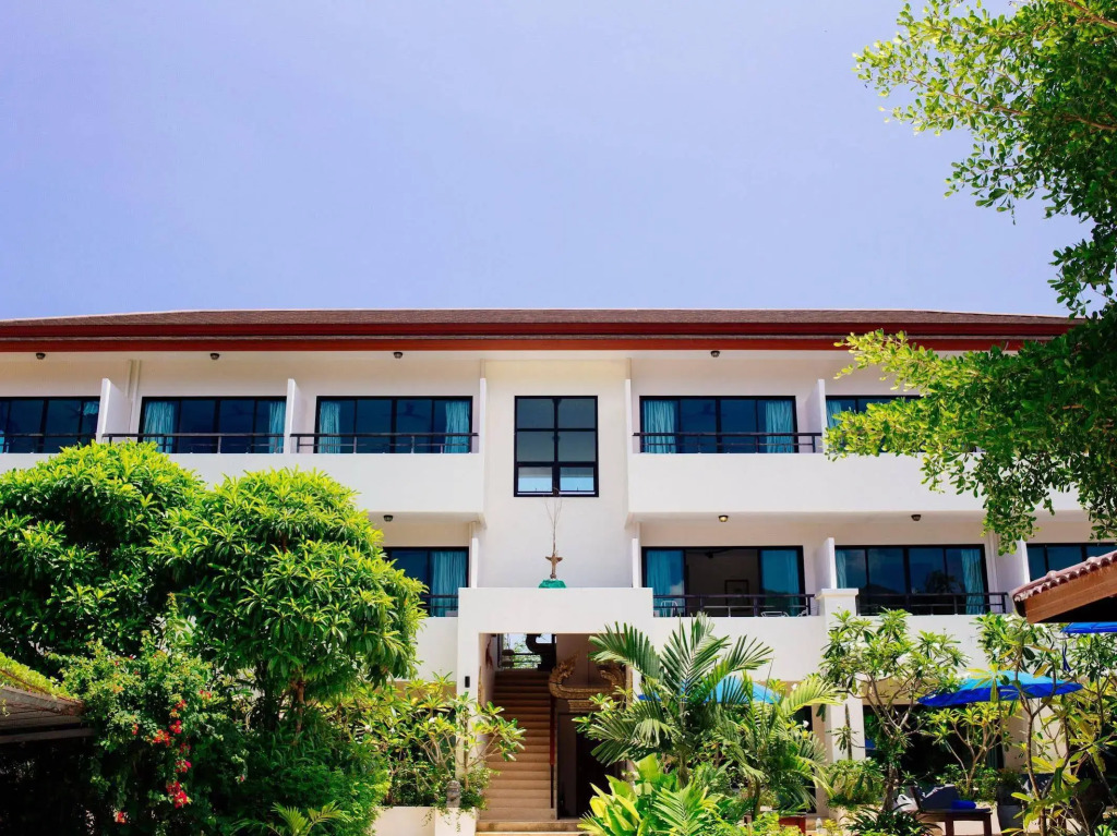 Hill Myna Holiday Park & Cafe