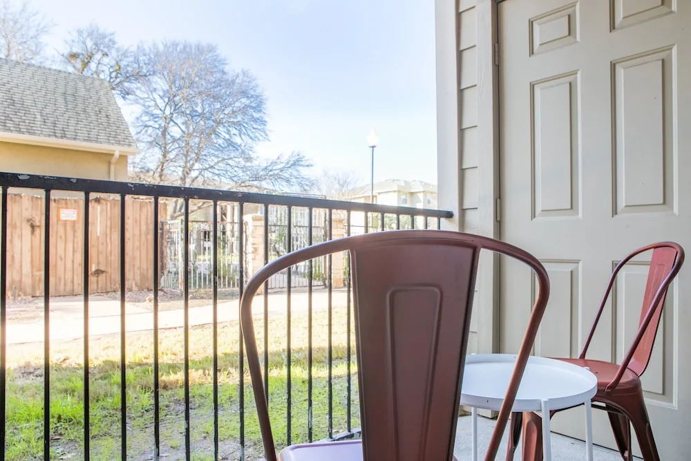 WanderJaunt - Oak Hill Apartment
