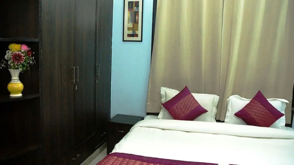Maxfort Service Apartment