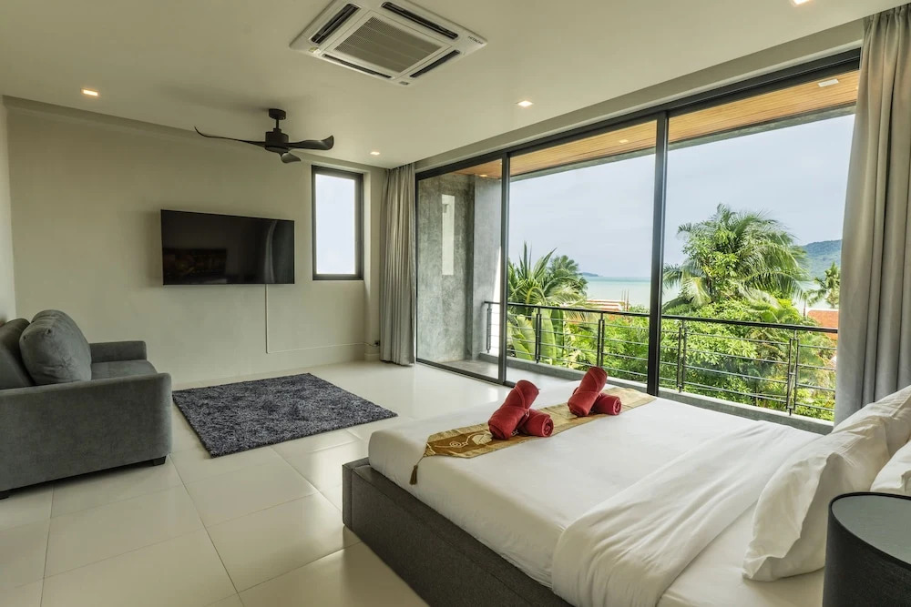 Attractive SeaView 4br Private Pool Villa