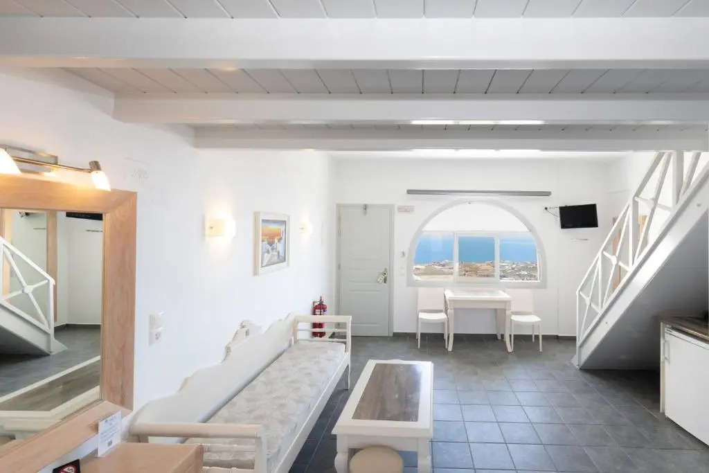Erato Apartments