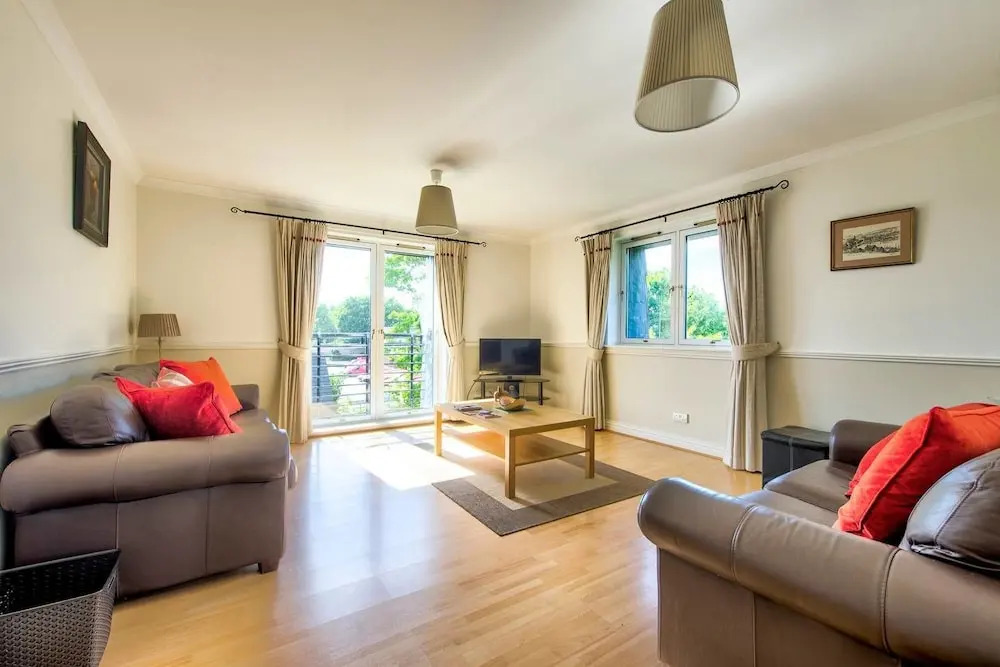 Cozy and Rustic 3bed/2bath Stockbridge Apartment With Free Parking