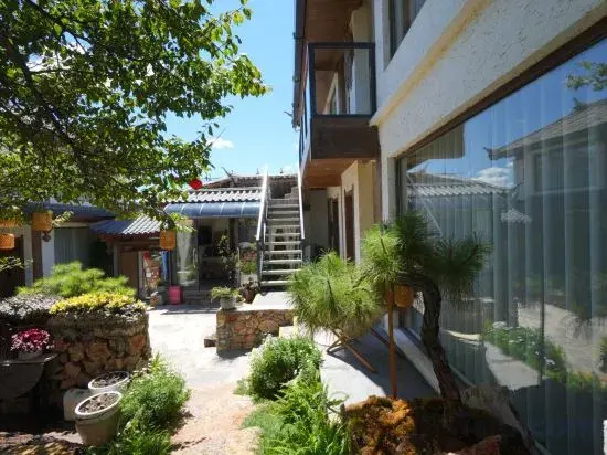 Lijiang Zifayu Designer Boutique Inn