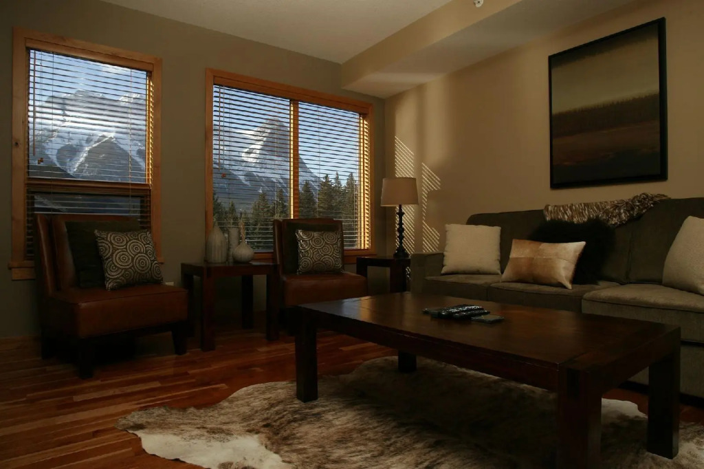 Rundle Cliffs Lodge by Spring Creek Vacation