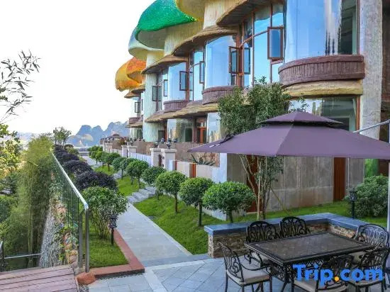 Mushroom outdoor luxury hotel