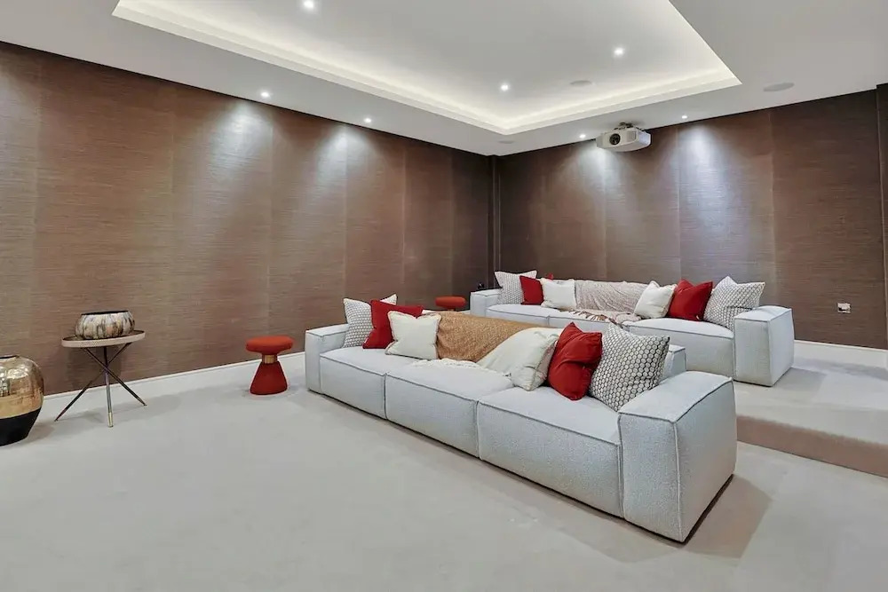 Luxe Home With Cinema Room - South Kensington