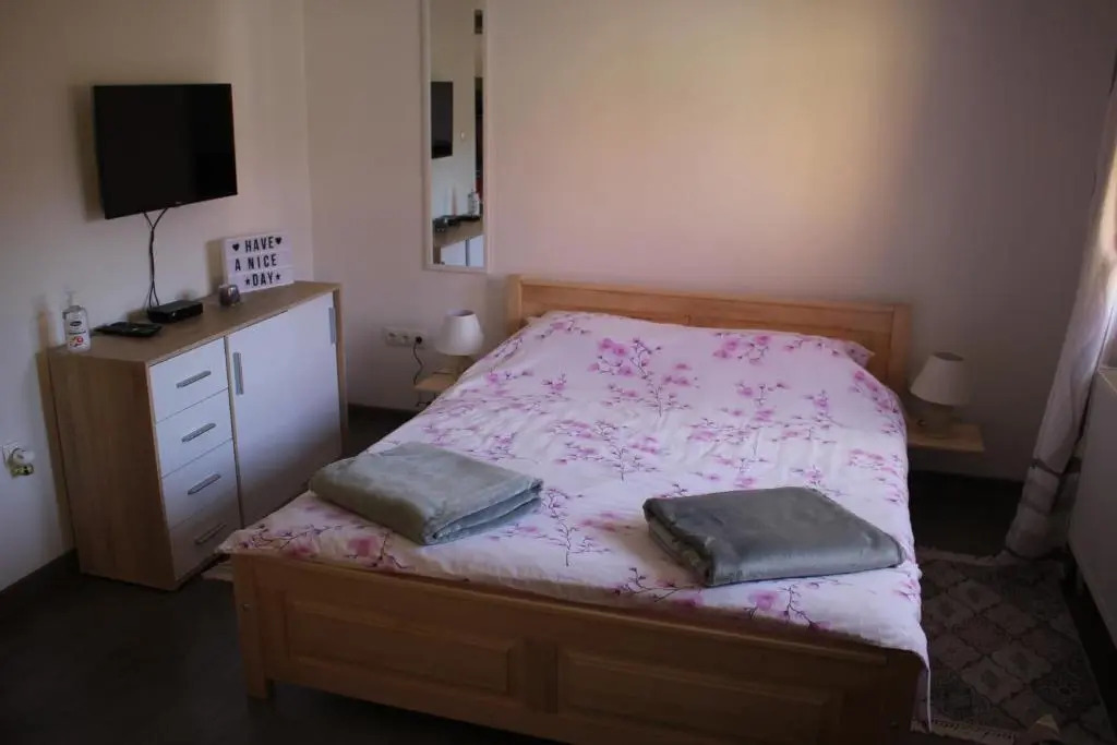 Studio Apartments Adian
