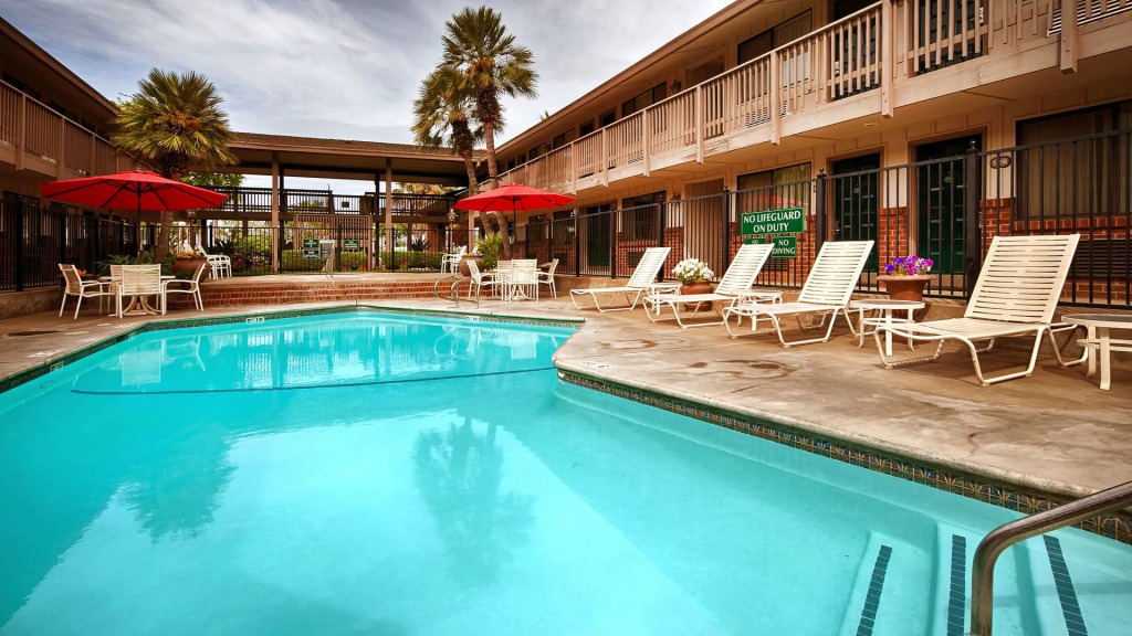 Best Western Shadow Inn