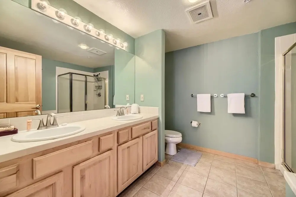 5023 Gateway 2 Bedroom Condo