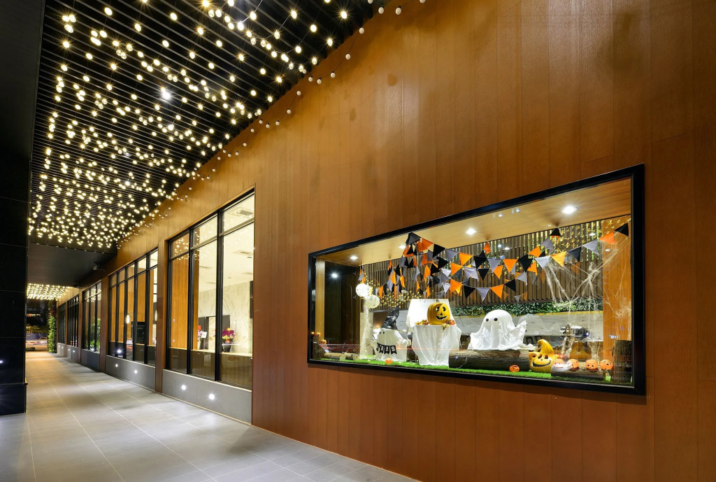 Aeris International Hotel