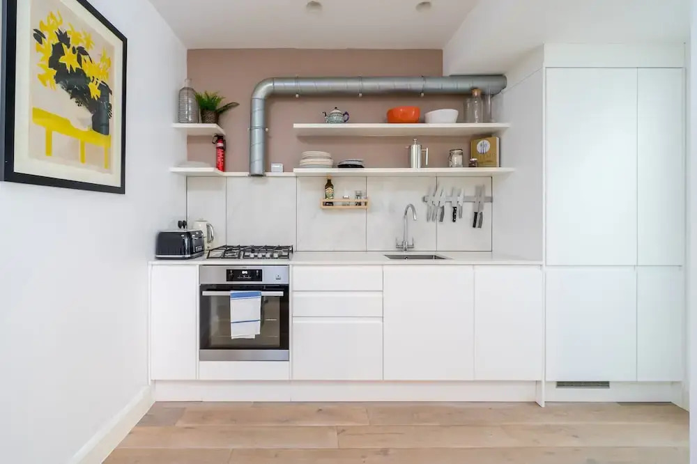 JOIVY Stylish 2-Bed Flat W/ Private Garden In Notting Hill,