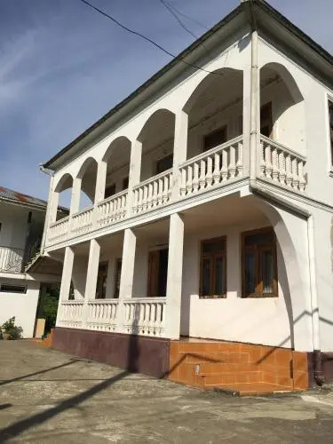 Levan White Hause