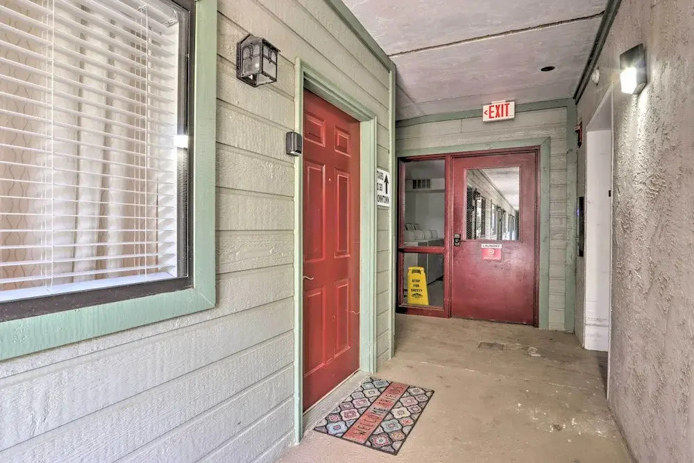 Walk Downtown! Gatlinburg Condo w/ Patio & Pool