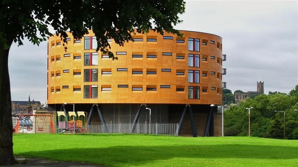 Lancaster City Apartment