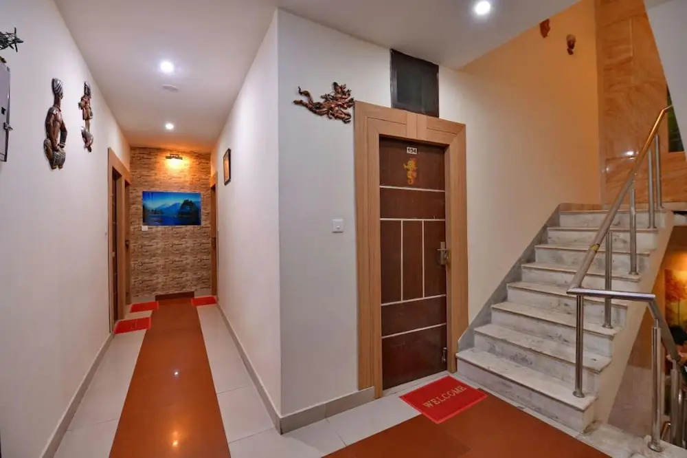 Hotel Dharam Villa
