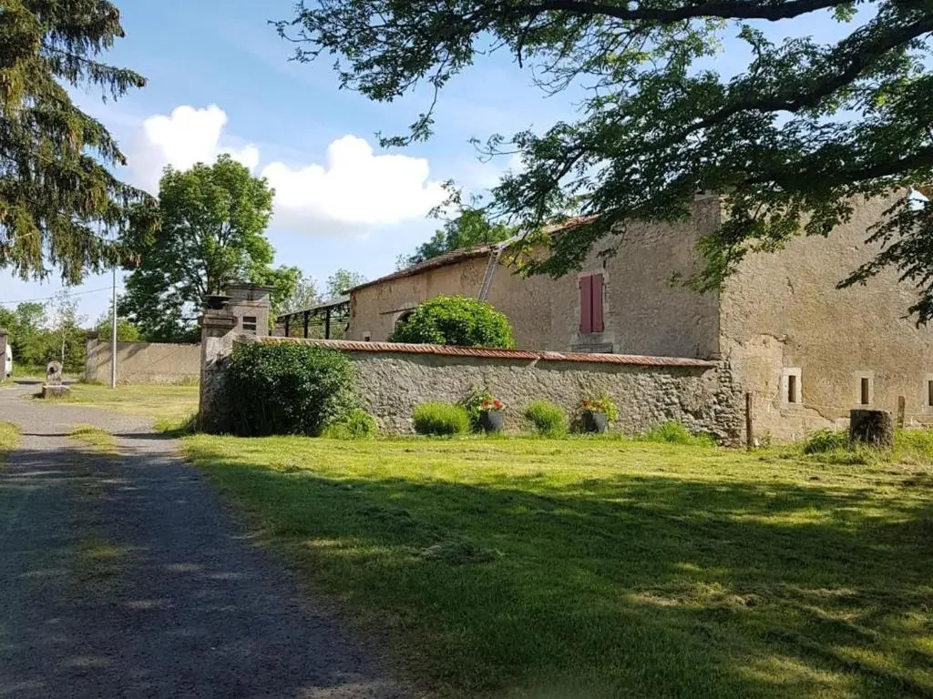 Charmant gîte de 160 m² dans une ferme près de Toul, à 30 min de Nancy, avec terrasse et jardin privé - FR-1-584-65
