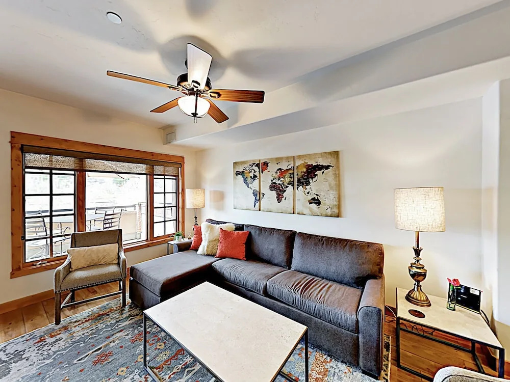 Downtown Gem 2br/2.5ba Overlooking The Yampa River 2 Bedroom Condo