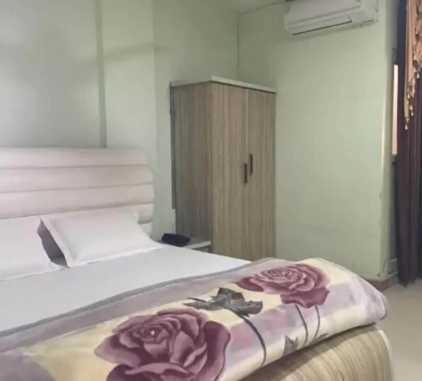Gaurav Guest House