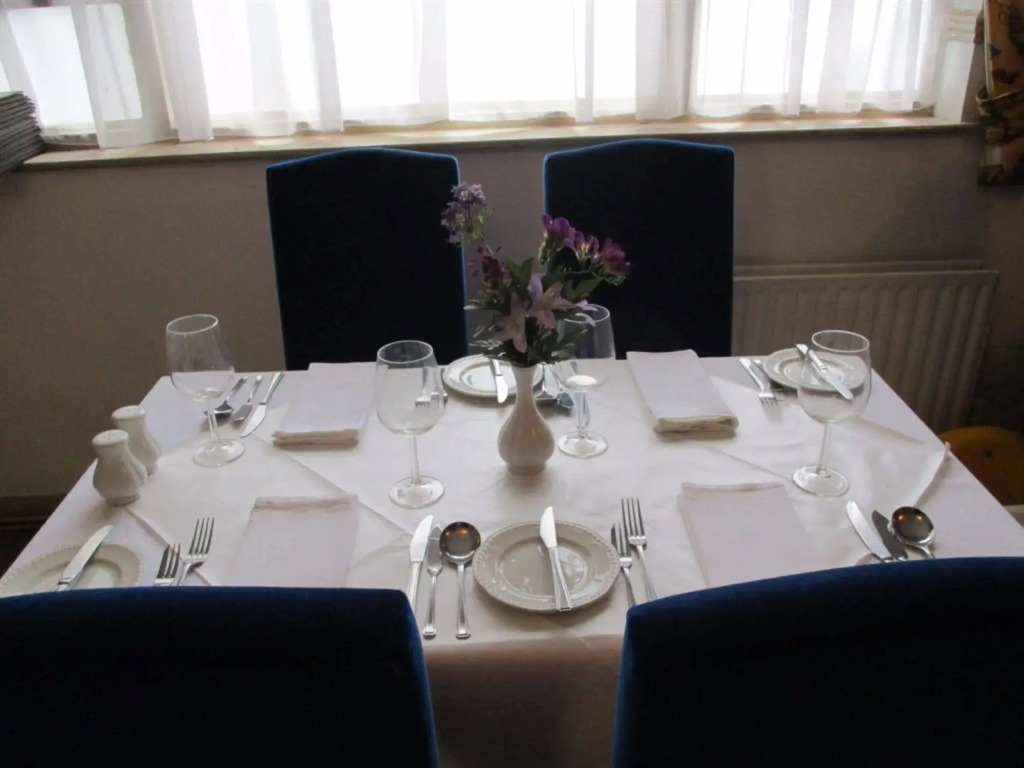 The County Hotel