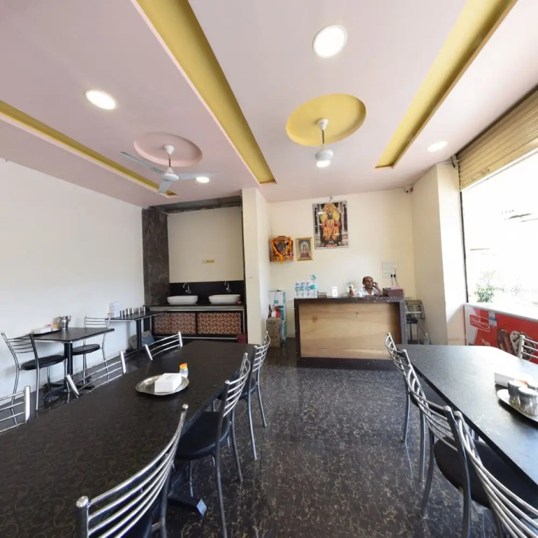 Hotel Radhika Inn