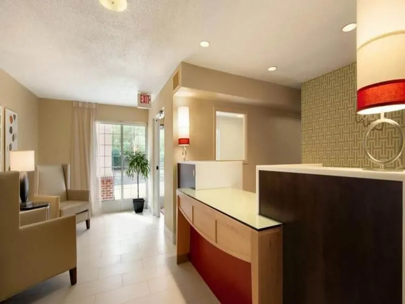 Candlewood Suites Chicago-Wheeling