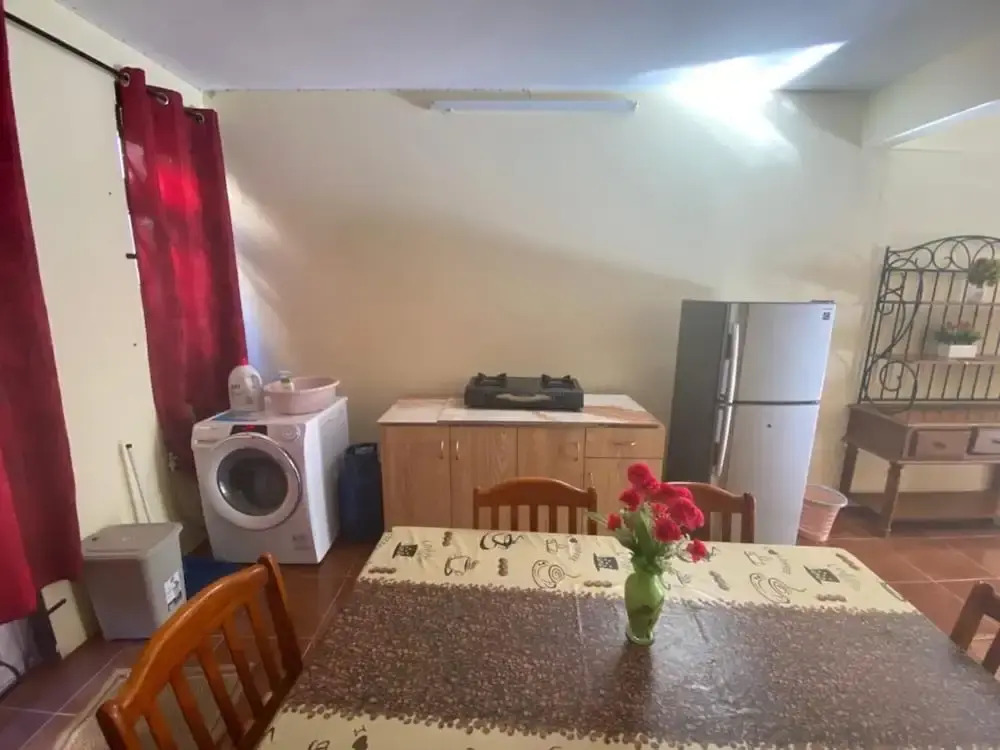 3-bedroom Duplex Seaview Beach Access Flic en Flac