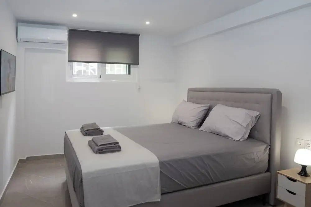 Brand New Pagrati Apt Modern Comfort