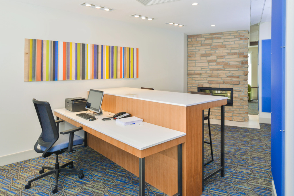 Holiday Inn Express & Suites Chadron by IHG