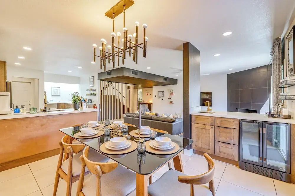Modern Scottsdale Townhome w/ Heated Pool Access