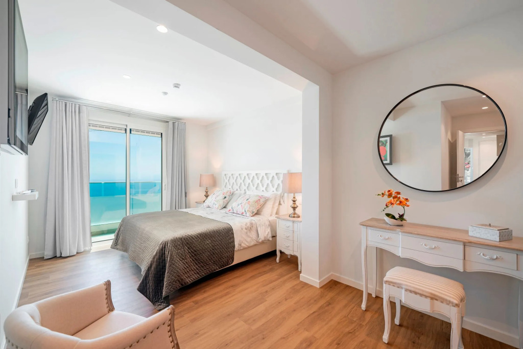 Premium Contemporary Villa, Panoramic View Over Funchal And The Sea | Grandview
