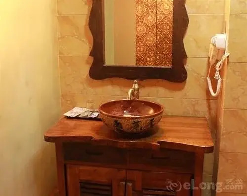 Xishuangbanna Fengweizhu Inn