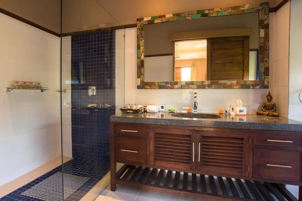 Solo Villas & Retreat