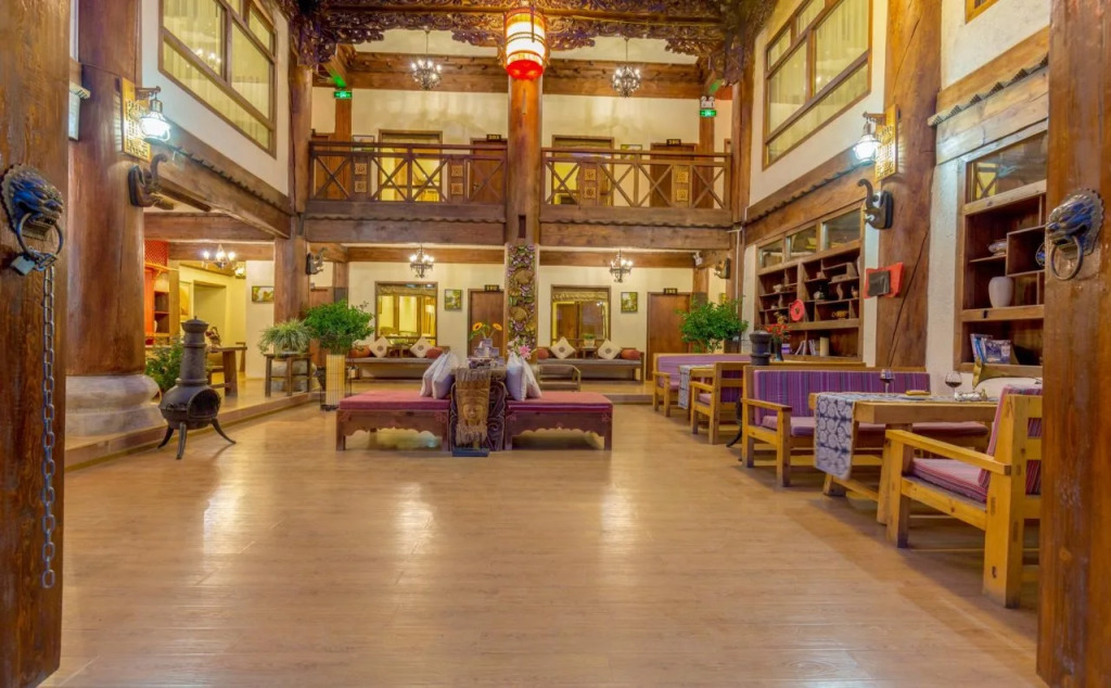 Shangri-La E-Outfitting Boutique Hotel