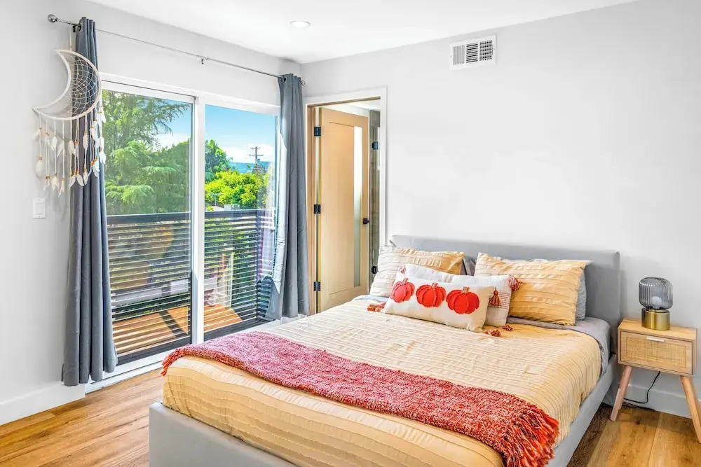 Luxurious Townhome