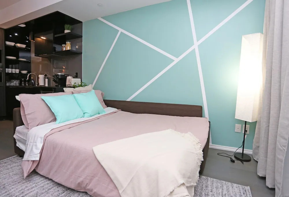 Marvelous 2 Bdrm in Downtown Toronto