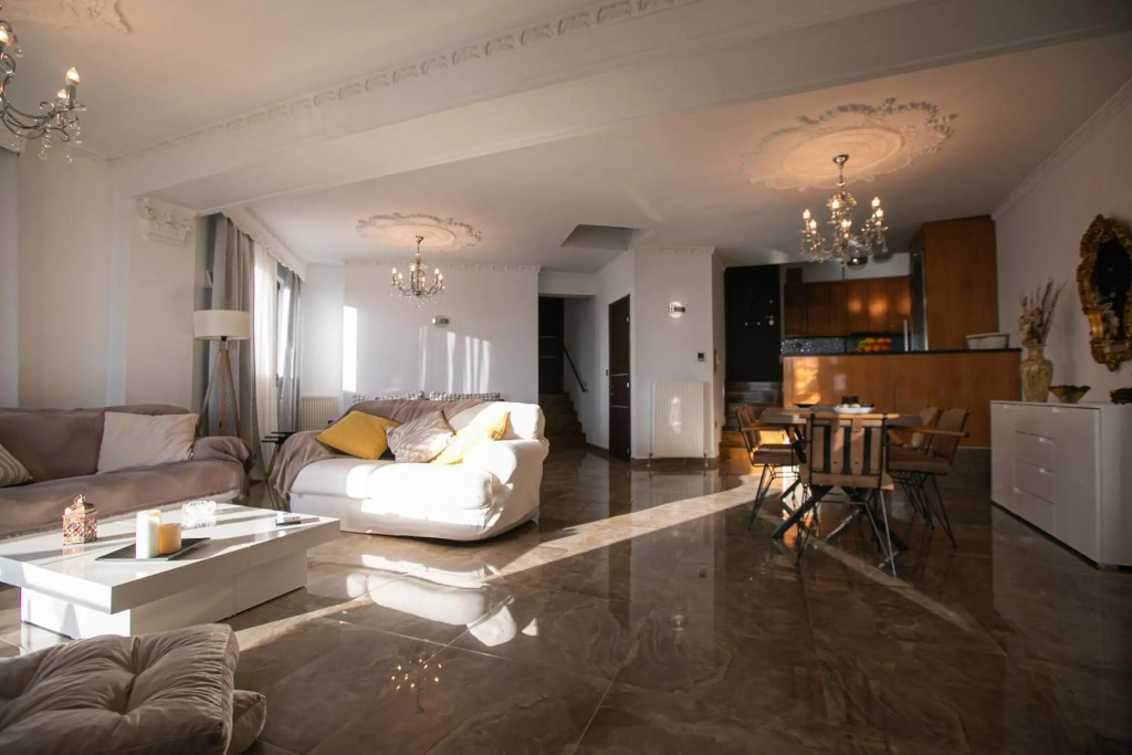 Stunning city view apt & parking space at Old town