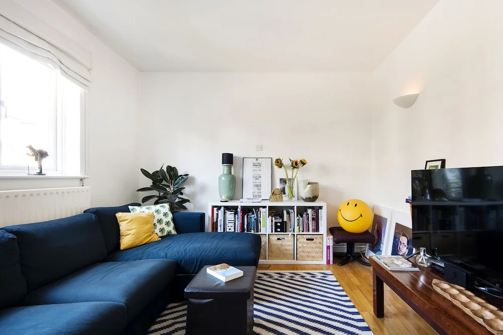 Bright and Breezy home by Clapham Common
