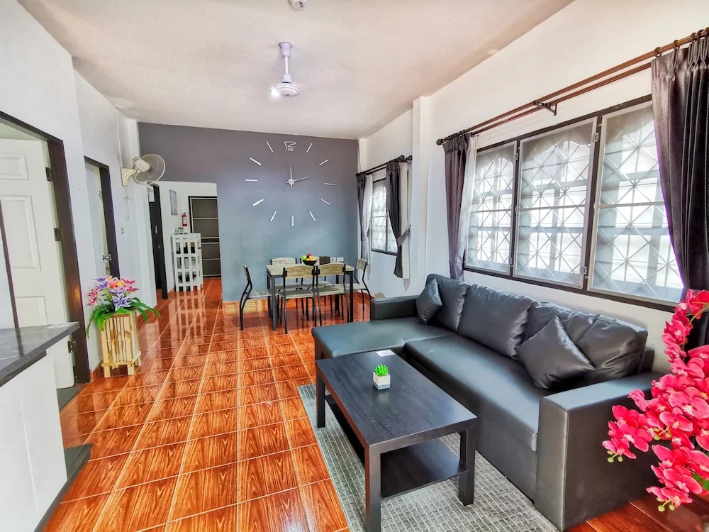 Thai Orange Villas - Private Pool Villas - Modern & Privacy