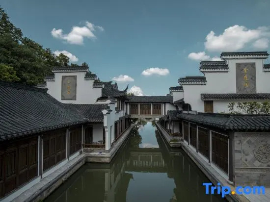 Yebo Qinhuai Water Street Hotel (Nanjing Confucius Temple)