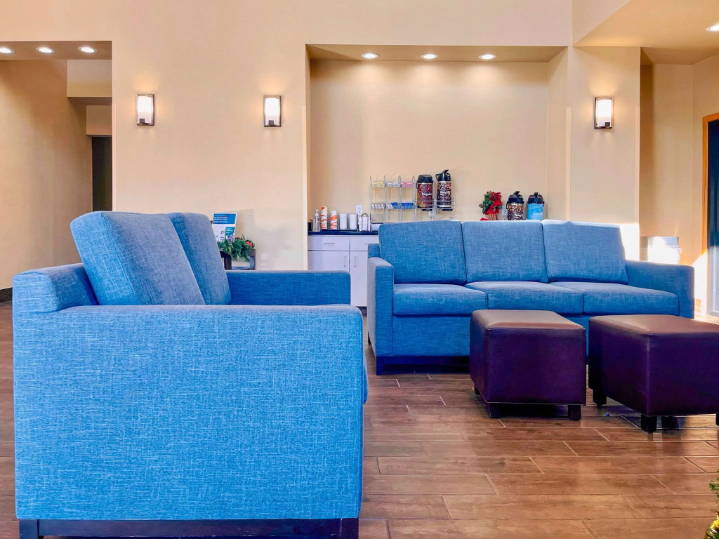 Comfort Suites University