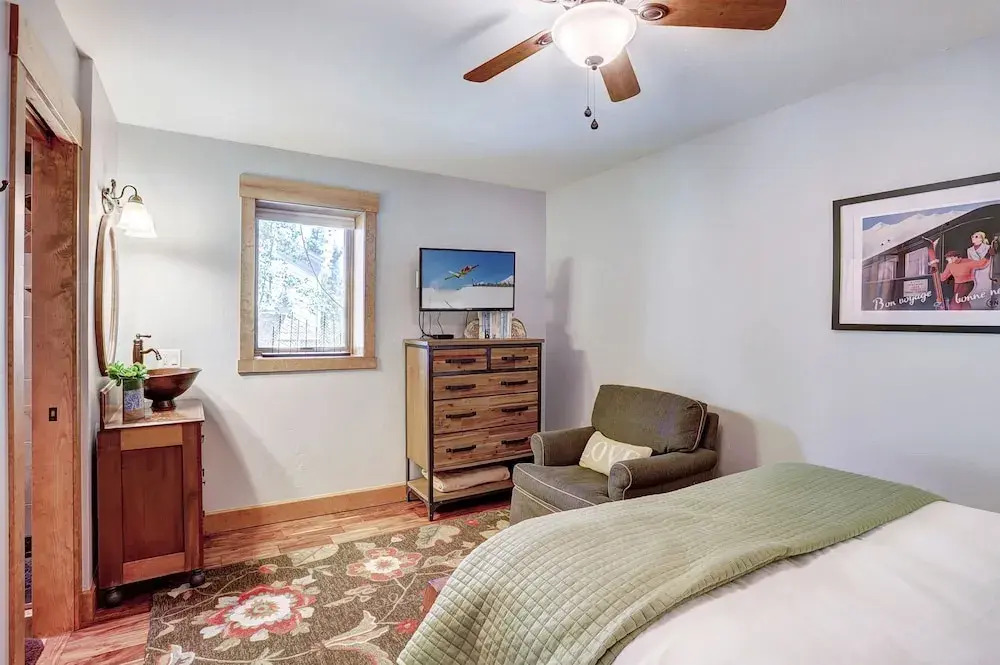 Sophie's Chalet 3 Bedroom Townhouse by Redawning