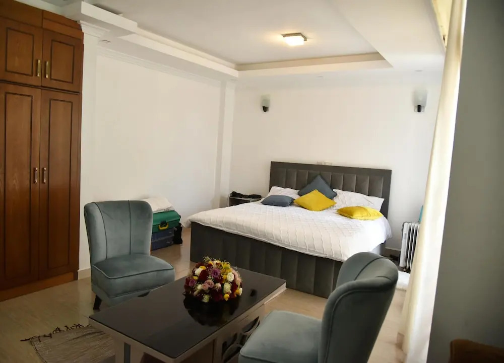 5 Bedroom Exquisite Villa in Top-view Area